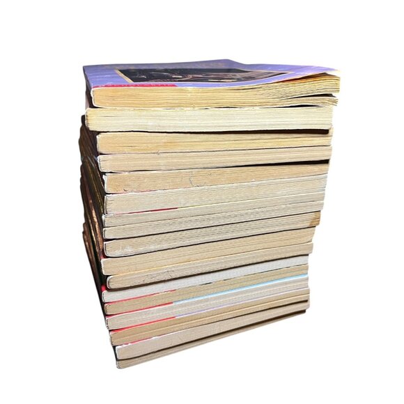 Lot 17 Vintage Apple Fiction Paperback Novels Ghost Horror Scary Mystery Books - Picture 3 of 16